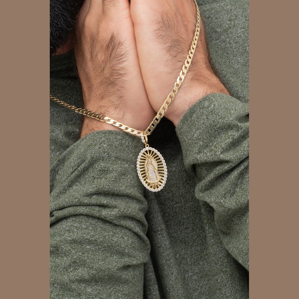 Dije Virgen Guadalupe cristal puesto (4)