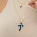 Dije Brillo azul puesto (3)