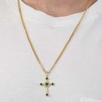 Dije Cruz verde puesto (2)