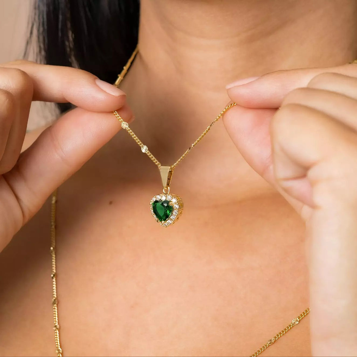 Dije Corazón Verde puesto