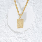 Detalle de Dije Placa Almighty