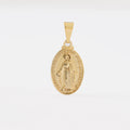 Dije Nuestra Señora Milagrosa de oro laminado 18k
