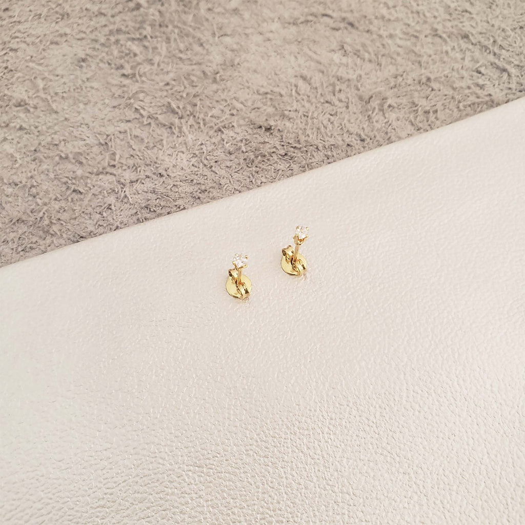 Detalle de Aretes Topo Mini Circonia Cuadrada Cristal (2)