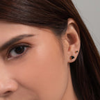 Aretes Topo Circonia Redonda Negra puestos (2)