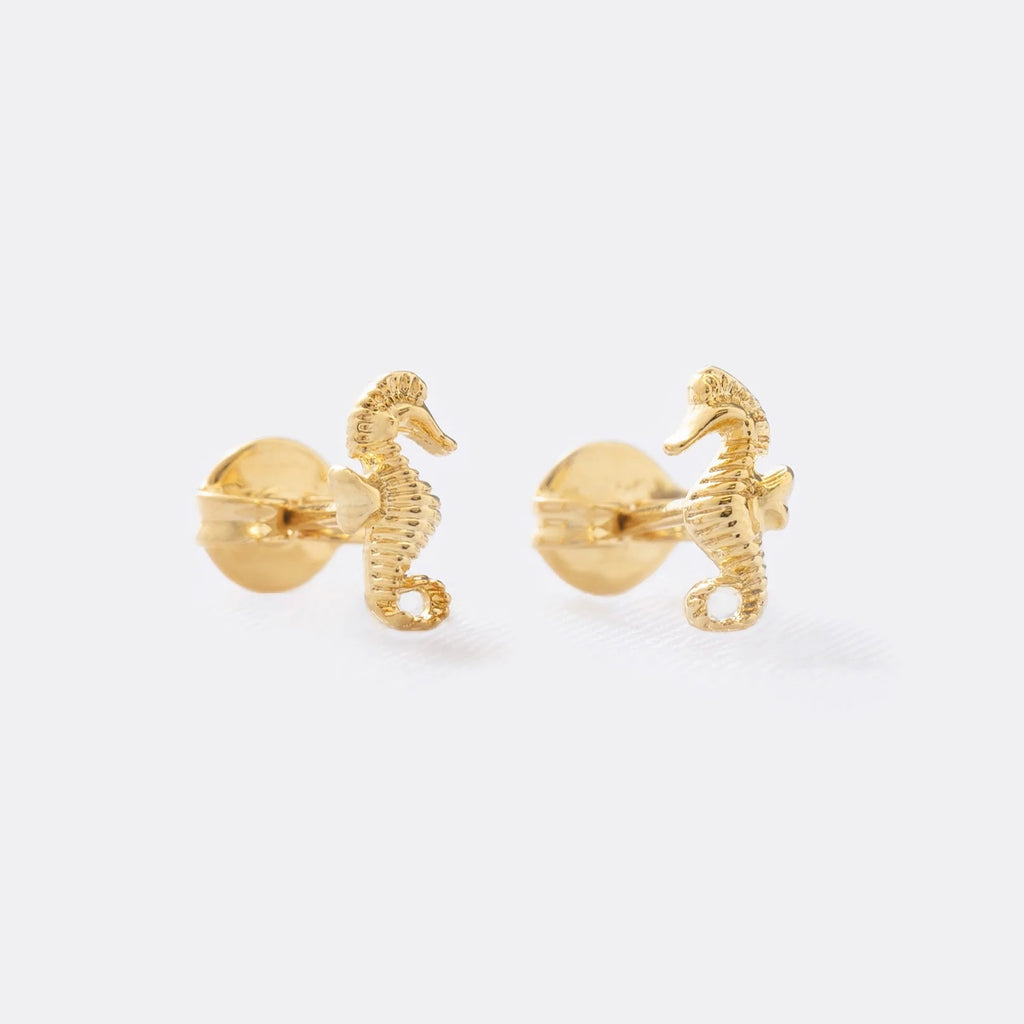 Aretes Caballito de Mar de oro laminado 18k