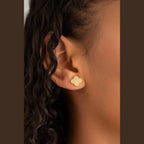 Aretes Trébol Circonia 1.1 cm puestos