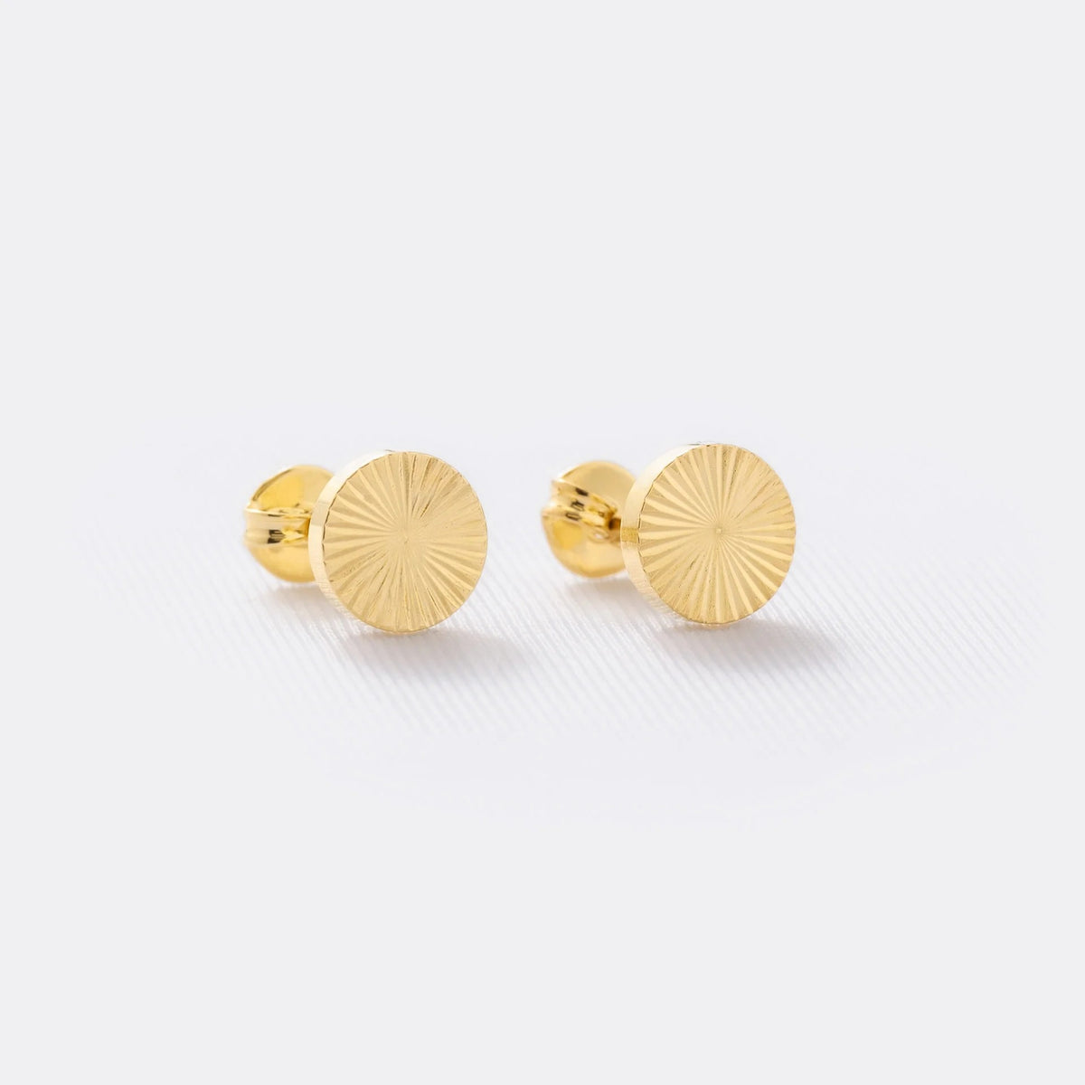 Aretes Sol Redondo 8 mm de oro laminado 18k